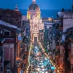 아파트 Cu Va E Cu Veni *